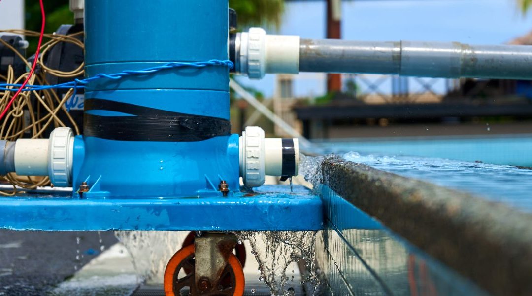 Comment installer et entretenir une pompe de piscine : guide complet